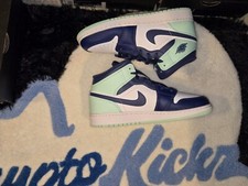 Nike Air Jordan 1 Mid Mystic