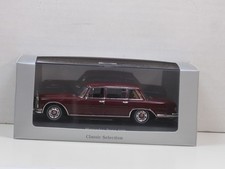 Mercedes-Benz 600 in rosso