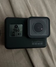 Vendo telecamera gopro hero 6 black con accessorio per foto