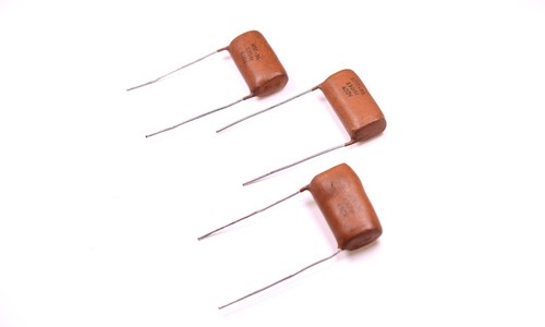 330nf 400v condensatori - ±20%,