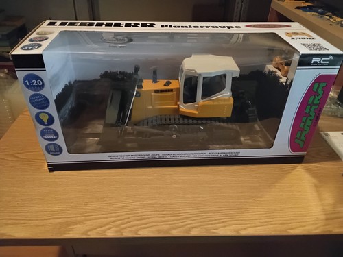 Bulldozer liebherr 1 20 - rc,,