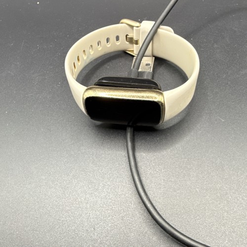 Fitbit luxe activity tracker - fitbit,
