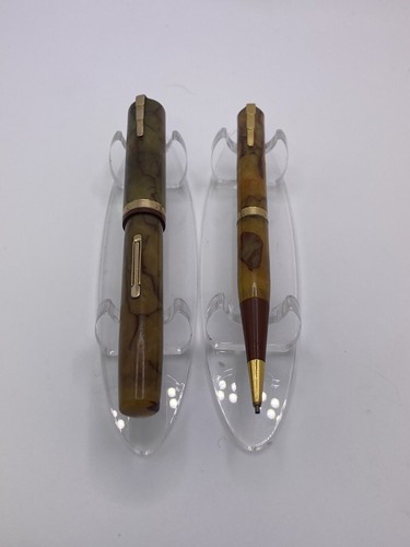 Lady patricia fountain - patricia, pen