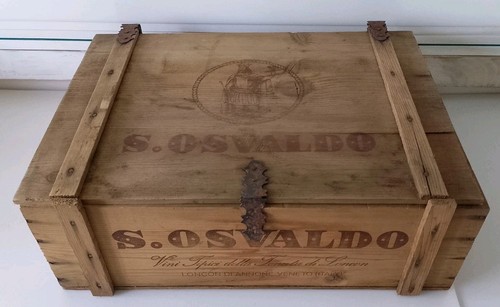 Vecchia cassa legno - in, dei
