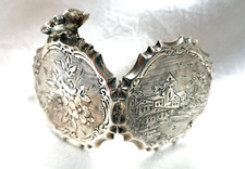 ANTICO BELLISSIMO MEDAGLIONE PORTA-FOTO IN ARGENTO FINEMENTE CESELLATO, 1800.