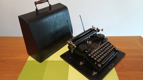 Macchina scrivere merz - da,
