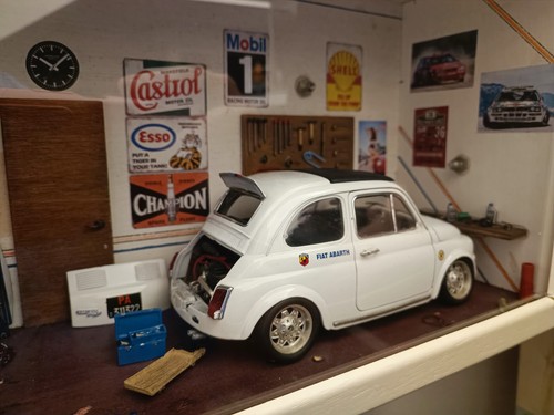 Diorama garage 1 - 1:18, 1/18