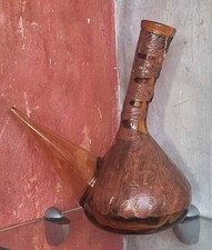Decanter vintage in vetro spagnolo con decoro in pelle goffrata, anni '60