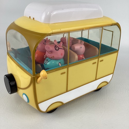Peppa pig family - road, trip