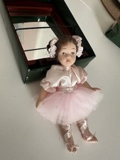 Dolls house - dolls',