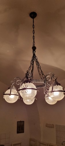 Lampadario ferro battuto stile