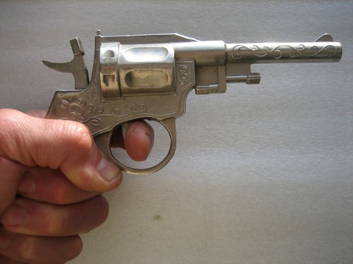 Pistola giocattolo meccanica