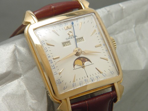 Omega 18k triple date - 18k,