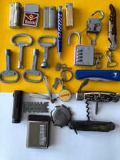 lotto cavatappi apribottiglie ( accendini  non funzionanti )  e attrezzi vari