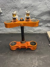 T TÉ TE TES de fourche orange