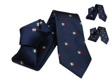 Cravatta blu con bandierine a scelta bandiera italiana tedesca inglese