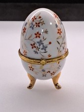 Uovo di porcellana vintage