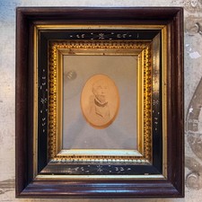 Antico ritratto ovale