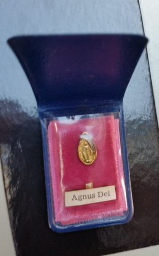 Charmante relique agnus - "agnus, /