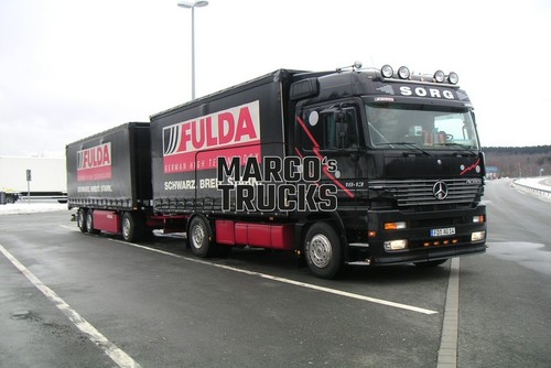 Foto camion mercedes benz - foto,