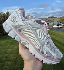 Taglia 9 - Confezione Nike Zoom Vomero 5 - 520 Bianco Rosa (Donna)