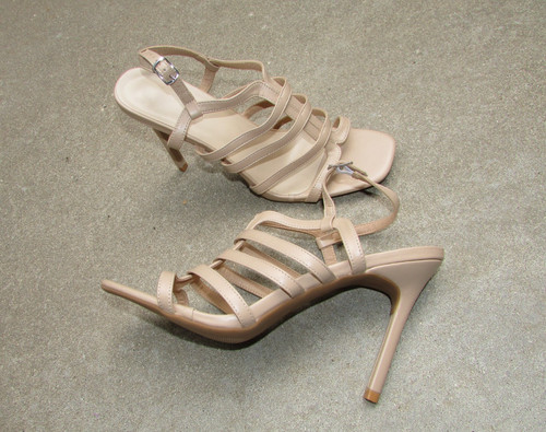 Sandali beige con cinturino