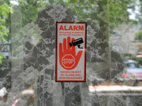 Pezzi alarm stop video - stop,