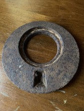 Antica stufa a legna in ghisa