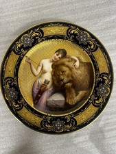 Antico piatto semi nudo