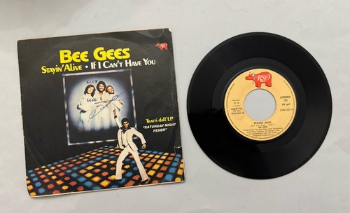 Giri bee gees - gees, stayin’