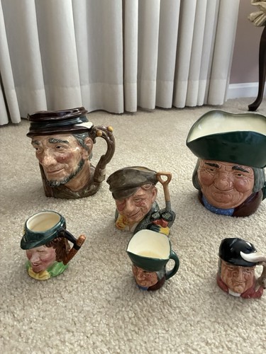Royal doulton handpainted toby - royal,