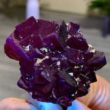 92G rosa nera naturale fluorescente cubo fluorite esemplare bagliore sotto luce UV