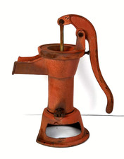 Antica pompa per pozzi d'acqua