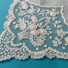 Fazzoletto antico merletto tulle ricamato 28 cm cotone bianco