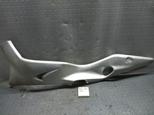 sotto pedana destro suzuki burgman 400 250 2003 2006 qualche gancio rotto crepe