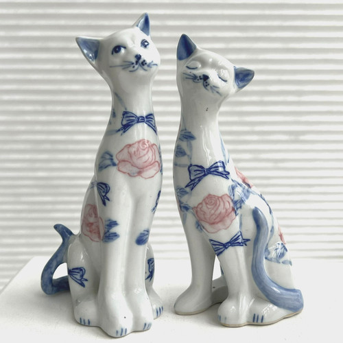 Pair vintage white - a,