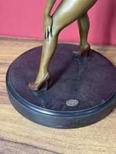 Statua donna bronzo dama