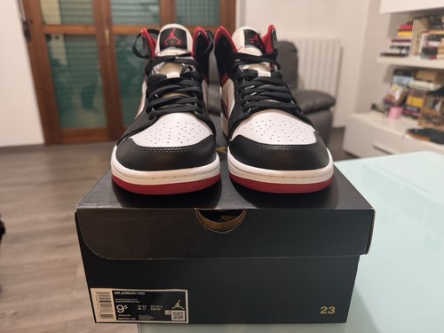 Nike air jordan mid - air,