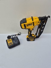 Chiodatrice DeWalt DCN660 18V