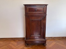 Comodino in noce seconda metà del XIX sec. in stile Luigi filippo.Centro Italia.