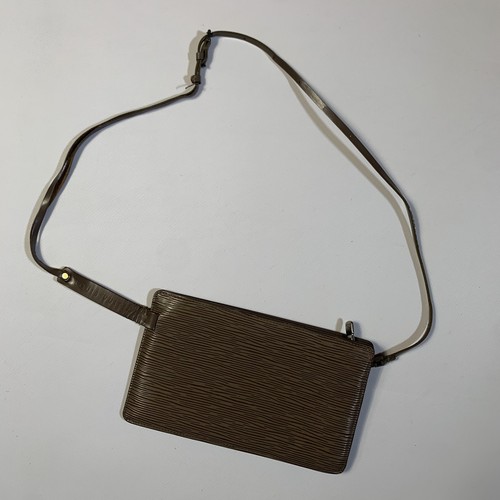 Pochette louis vuitton epi - louis,
