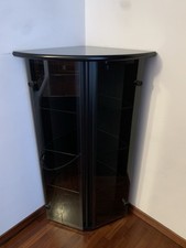 Vetrina angolare con illuminazione