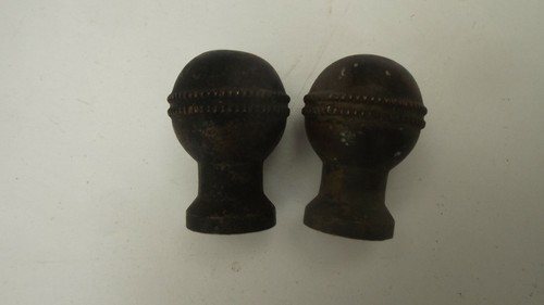 Coppia vecchi pomoli - di,