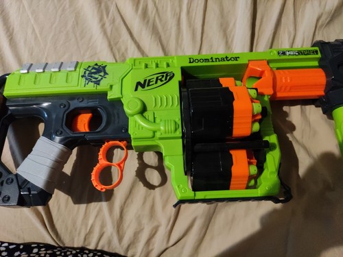 Nerf zombie strike doominator - zombie,