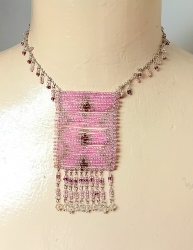 Collana con ciondolo - , e