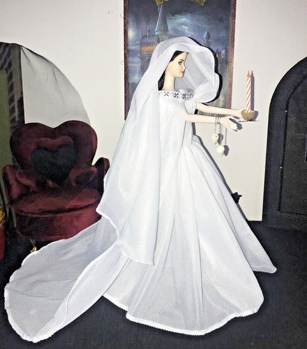 Barbie bella esme haunted - esme,