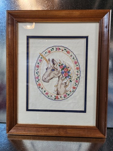 Unicorno incorniciato punto