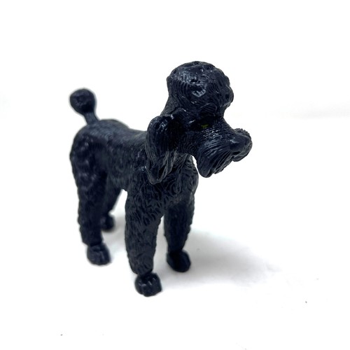 Modellino barboncino nero