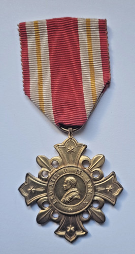 Stato pontificio croce dorata - pontificio,