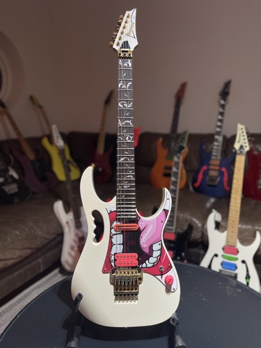 Ultra cool ibanez - cool!,